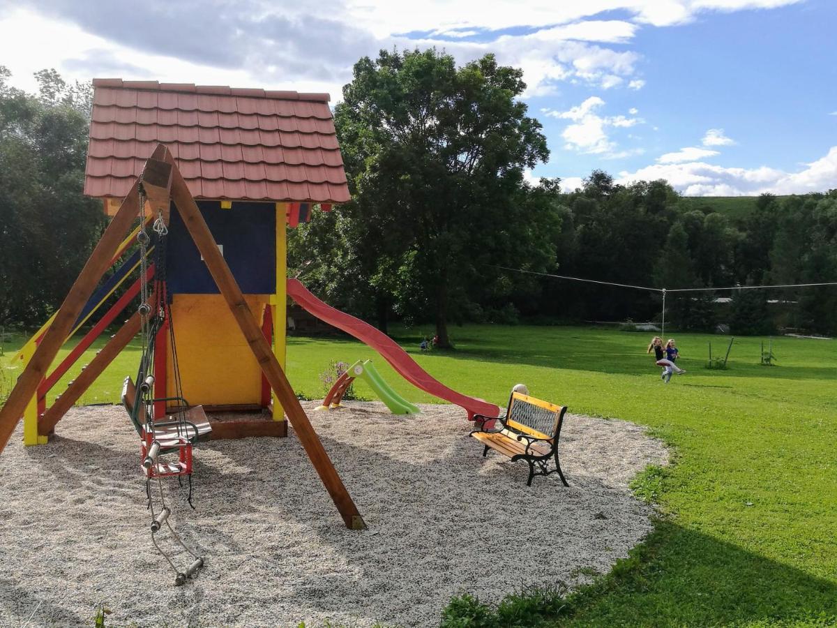 Holiday Home Holiday Raj Bešeňová 外观 照片