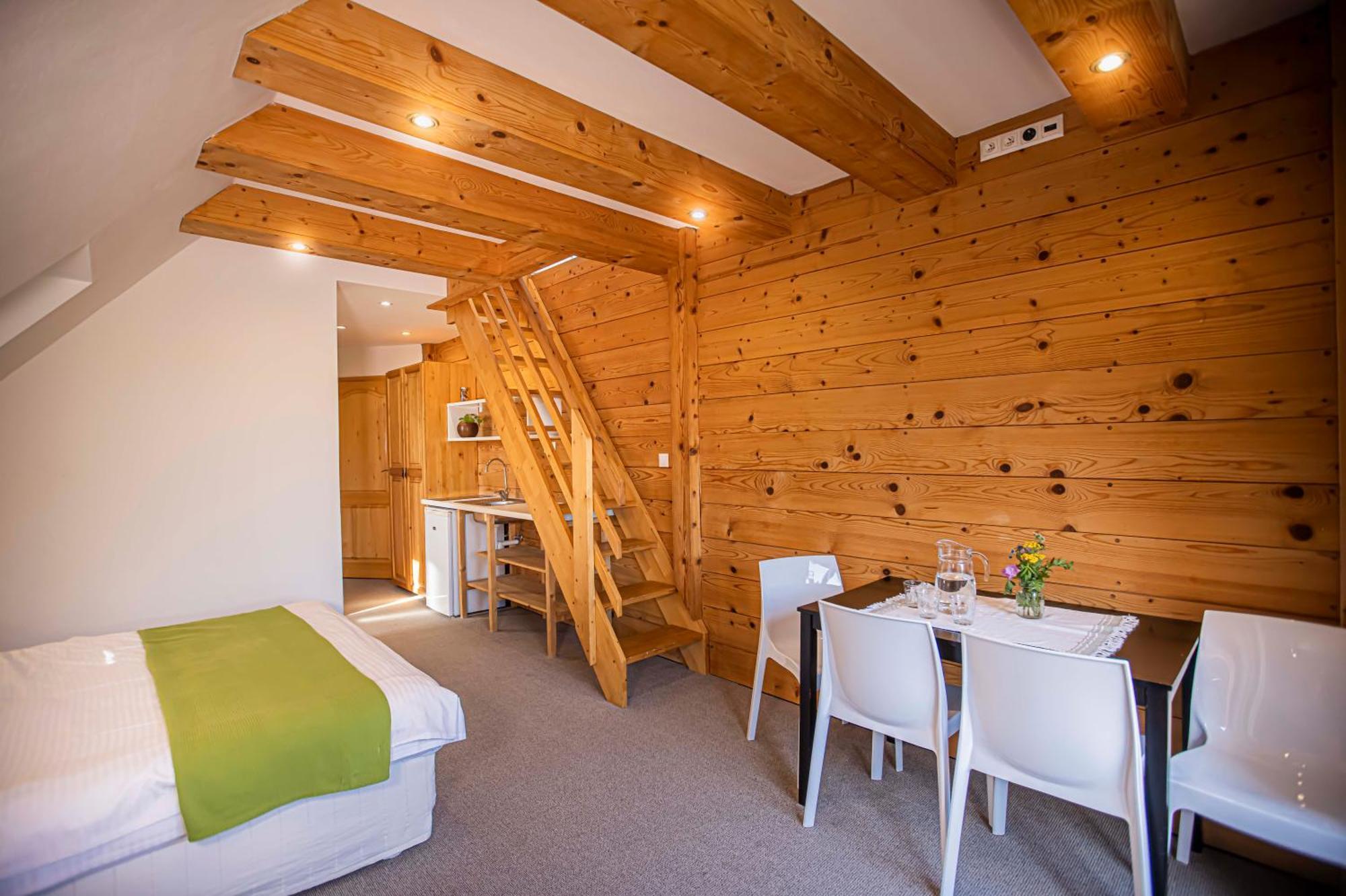 Holiday Home Holiday Raj Bešeňová 外观 照片